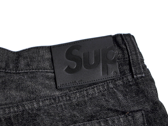 裾幅20supreme black rinse washed slim jean